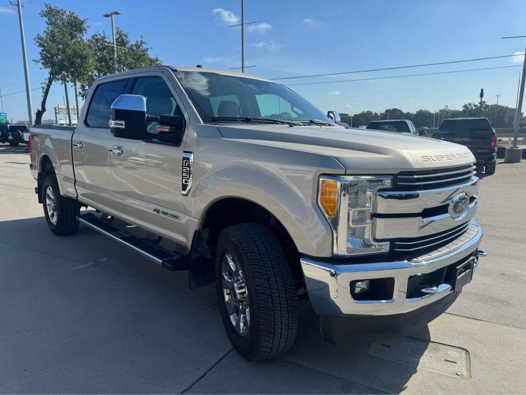 Used 2017 Ford Super Duty F-250 Pickup Lariat 4WD Crew Cab 6.75 Box Truck