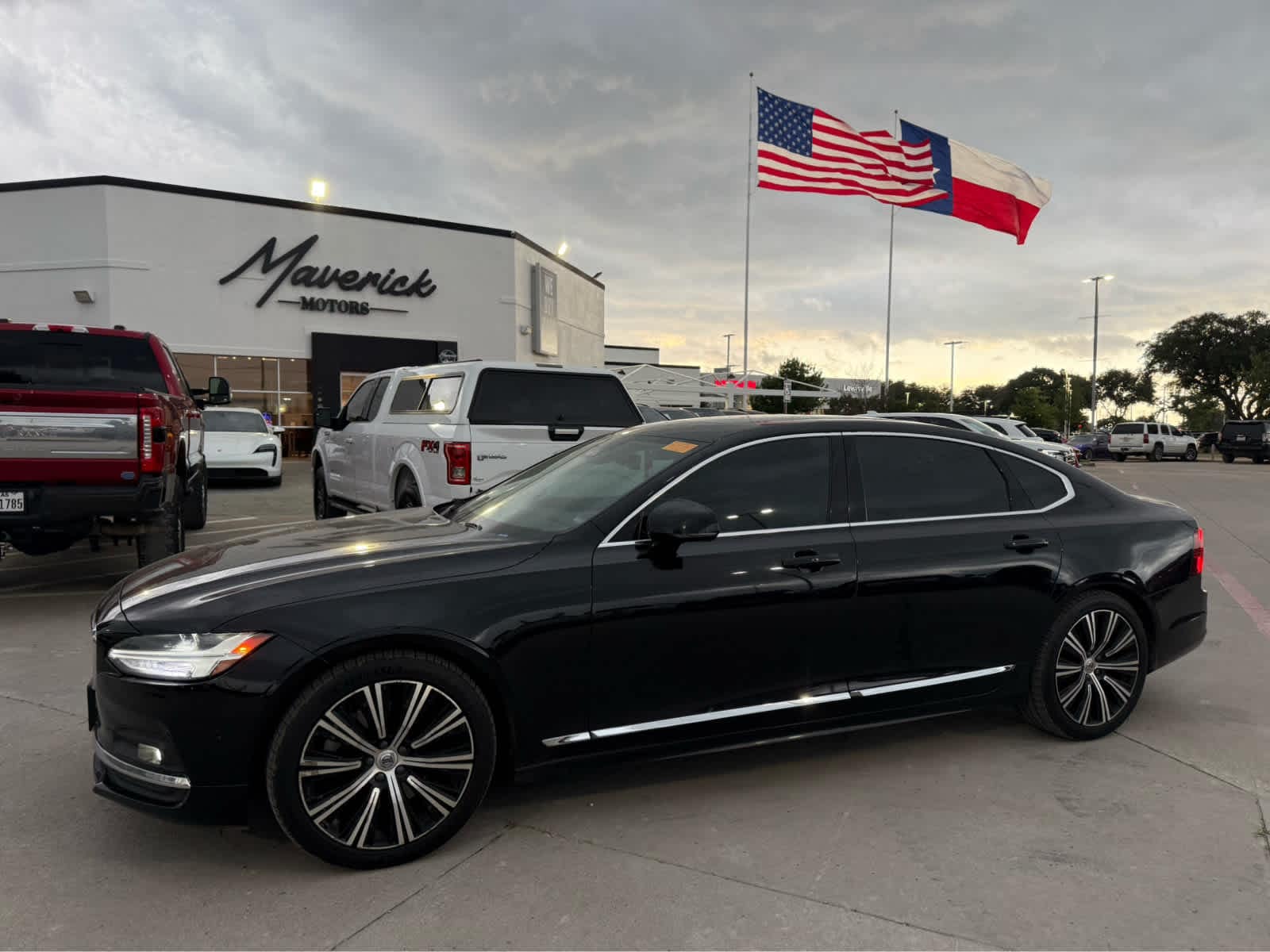 2023 Volvo S90's photo