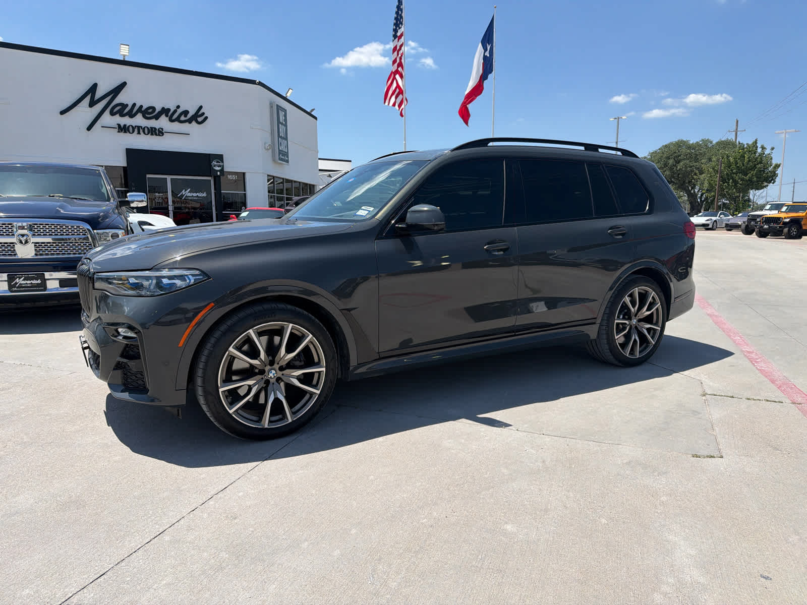 2022 BMW X7 M50i's photo