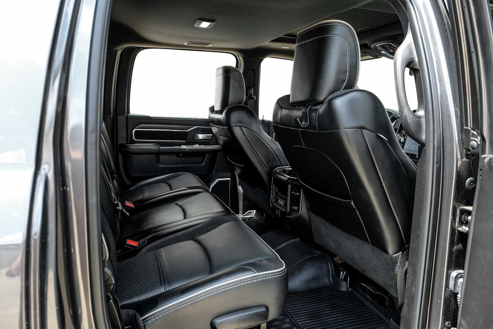 2024 RAM Ram 3500 Pickup Laramie - Photo 32