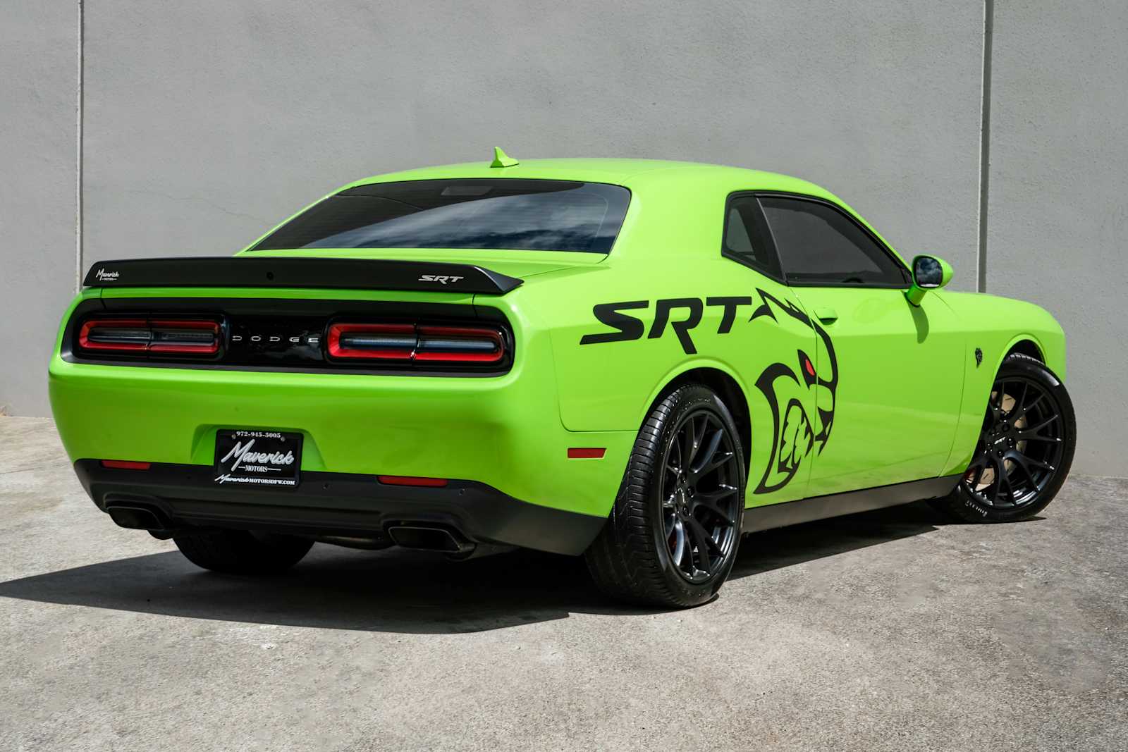 2015 Dodge Challenger SRT - Photo 8