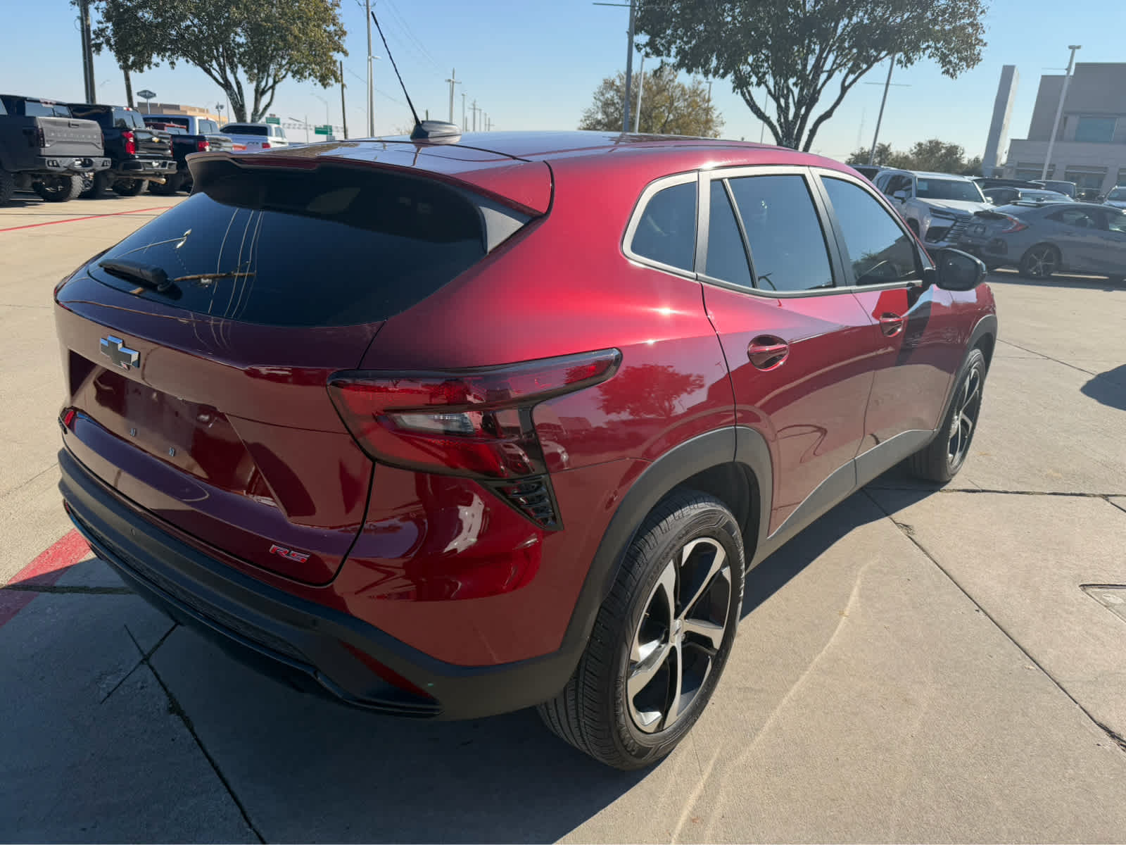 2025 Chevrolet Trax photo 2