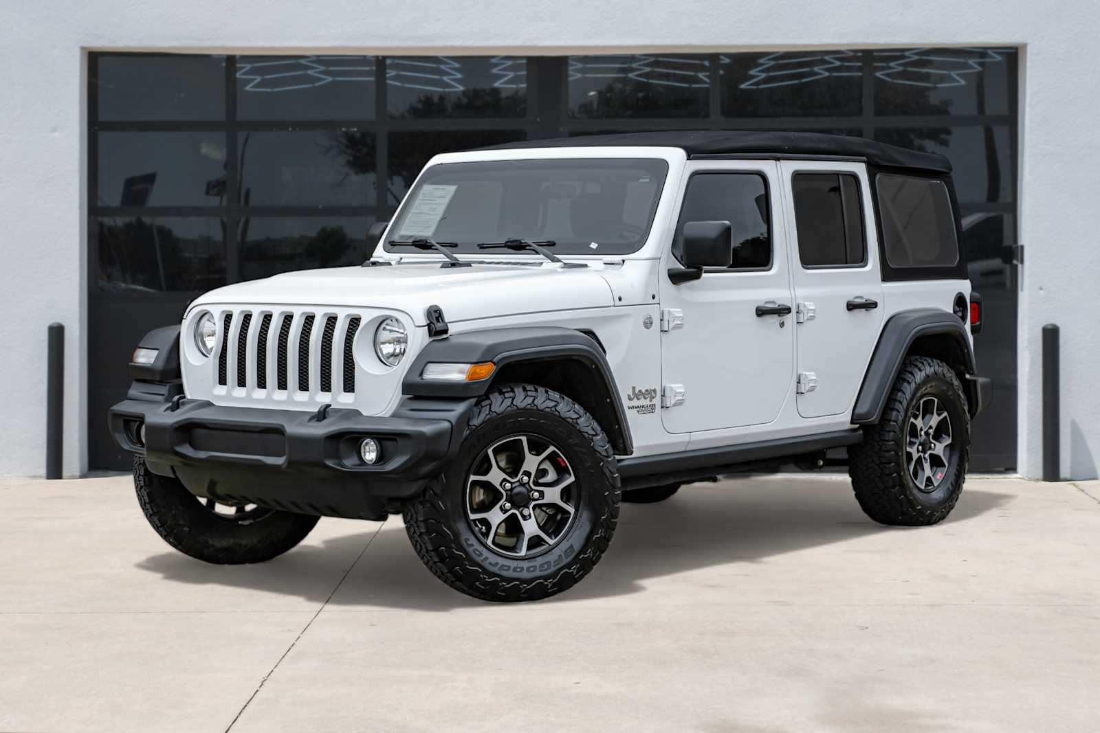 2018 Jeep All-New Wrangler Unlimited Sport's photo