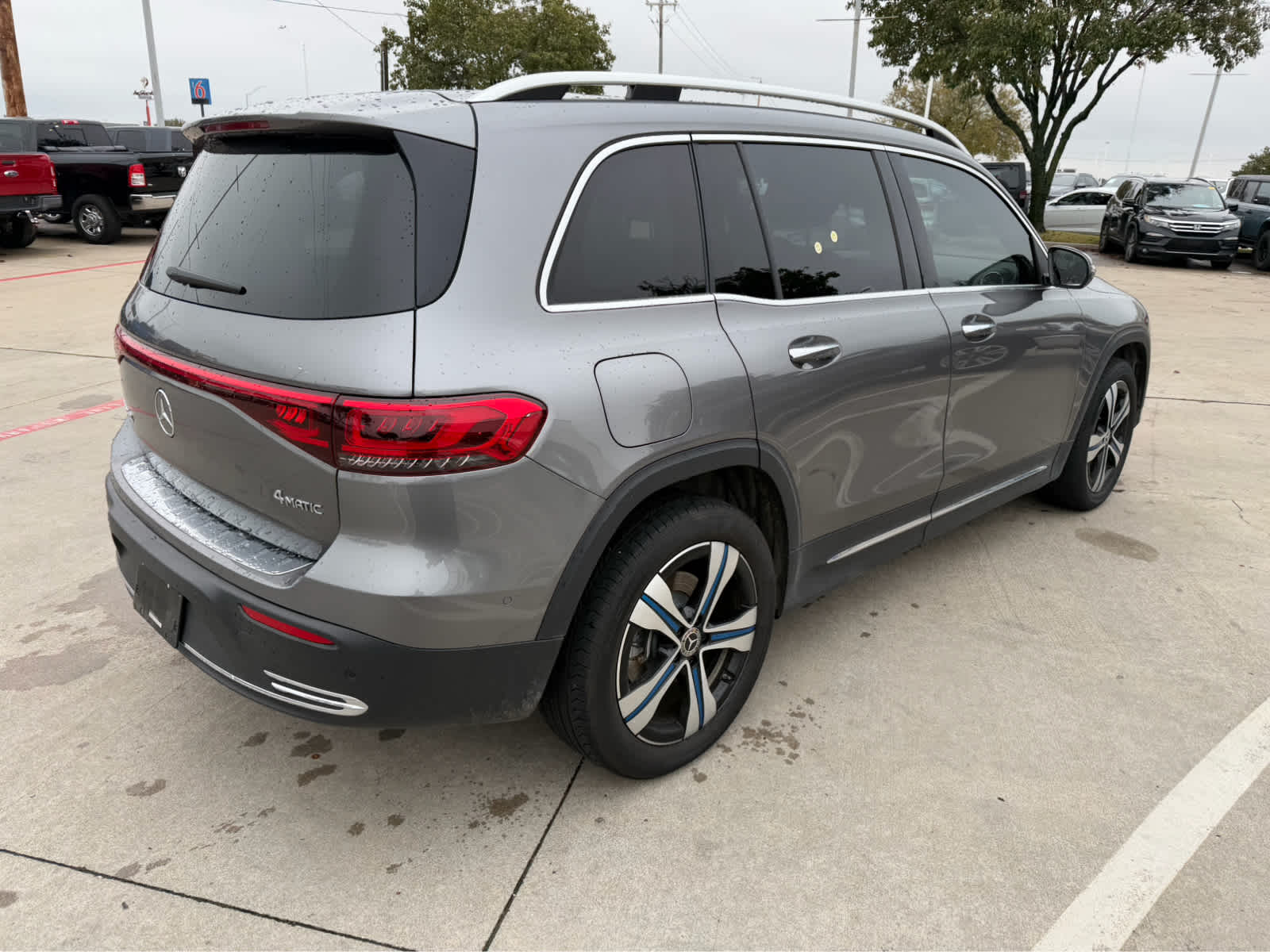 2023 Mercedes Benz EQB 350 4MATIC photo 2