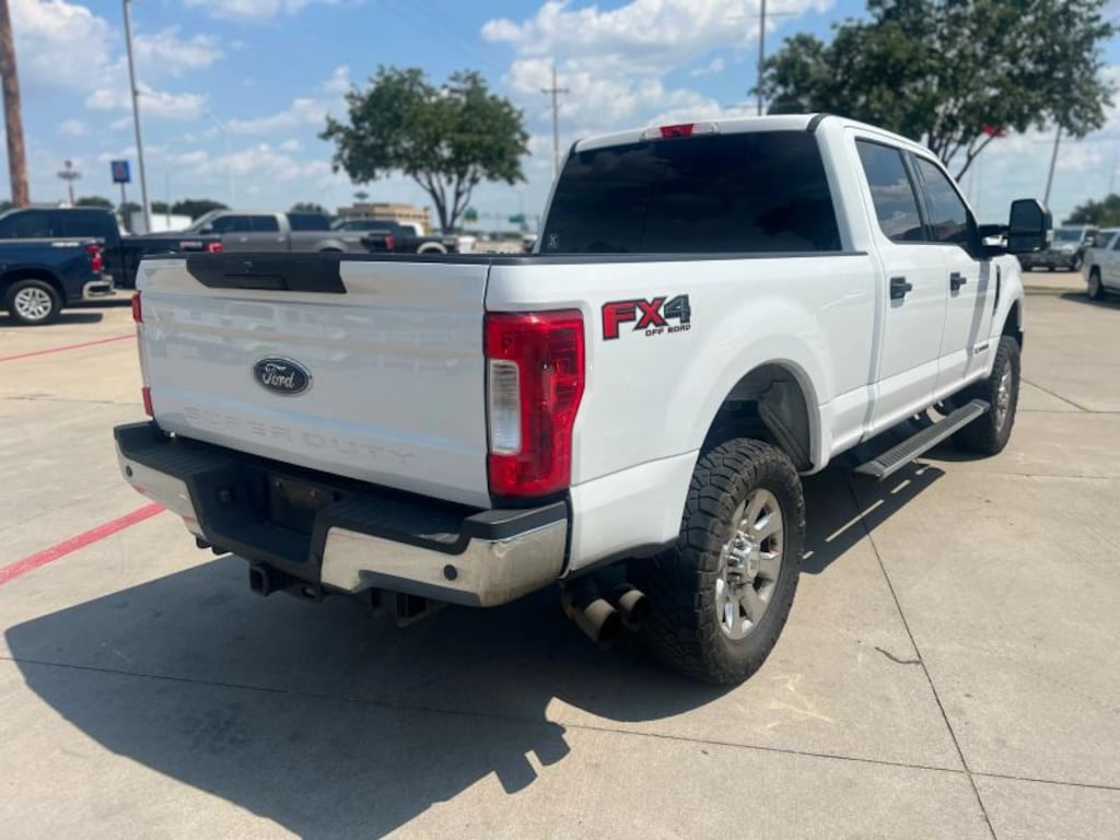 Used 2017 Ford Super Duty F-250 SRW XLT 4WD Crew Cab 6.75 Box 4WD Crew Cab 6.75 Box