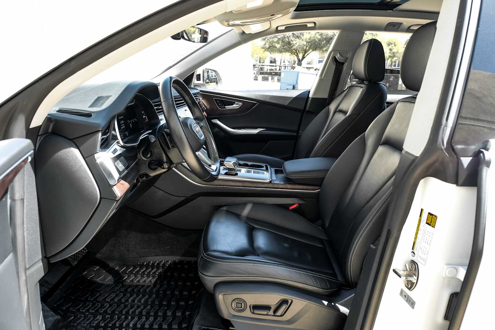 2022 Audi Q8 Premium - Photo 4