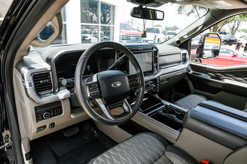 Used 2025 Ford Super Duty F-350 SRW Platinum Truck