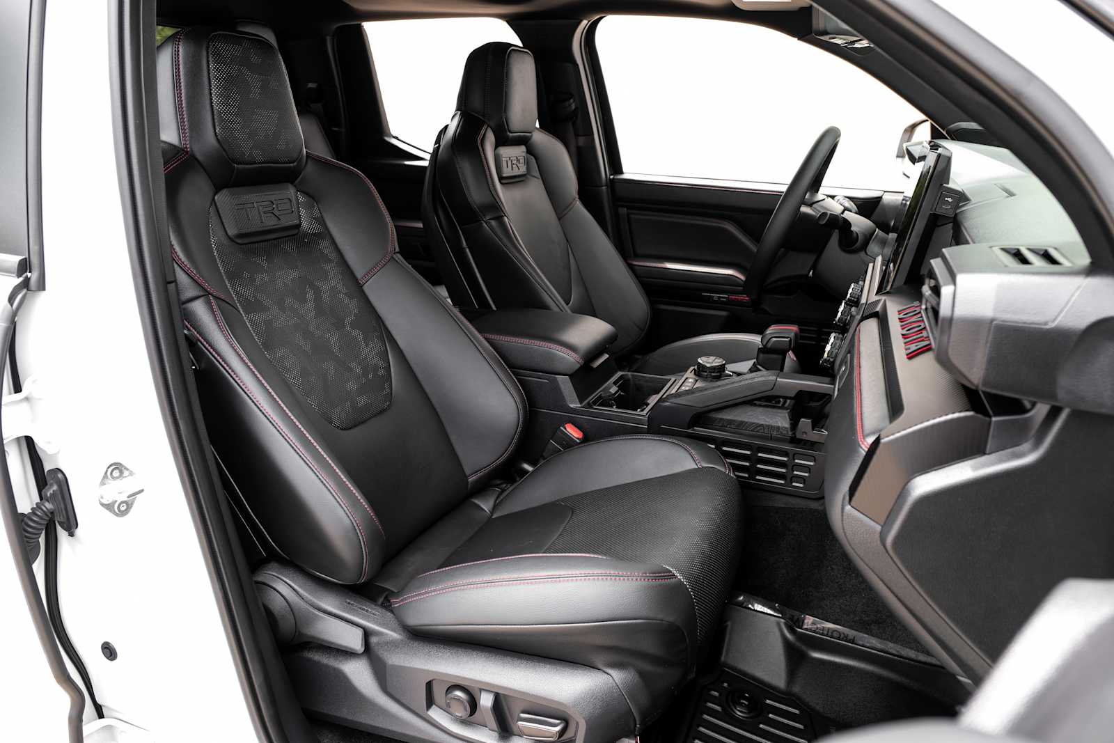 2025 Toyota Tacoma TRD Pro - Photo 32