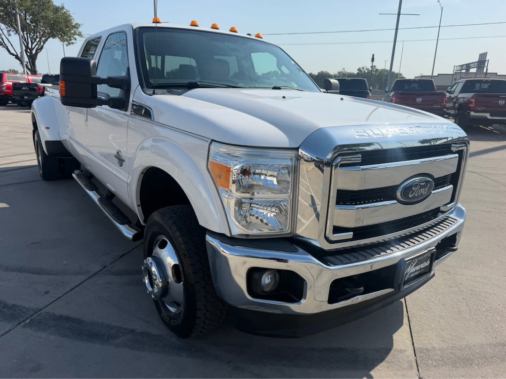 Used 2015 Ford Super Duty F-350 DRW Pickup Lariat 4WD Crew Cab 172 Truck