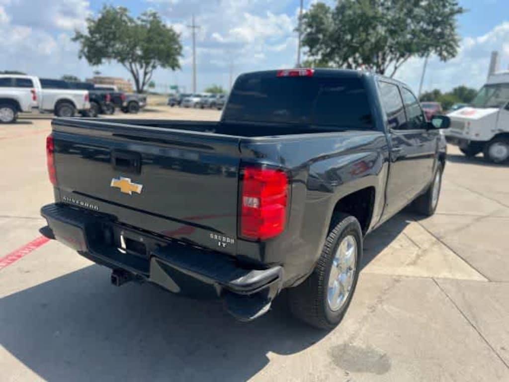 Used 2017 Chevrolet Silverado 1500 LT 4WD Crew Cab 143.5 4WD Crew Cab 143.5