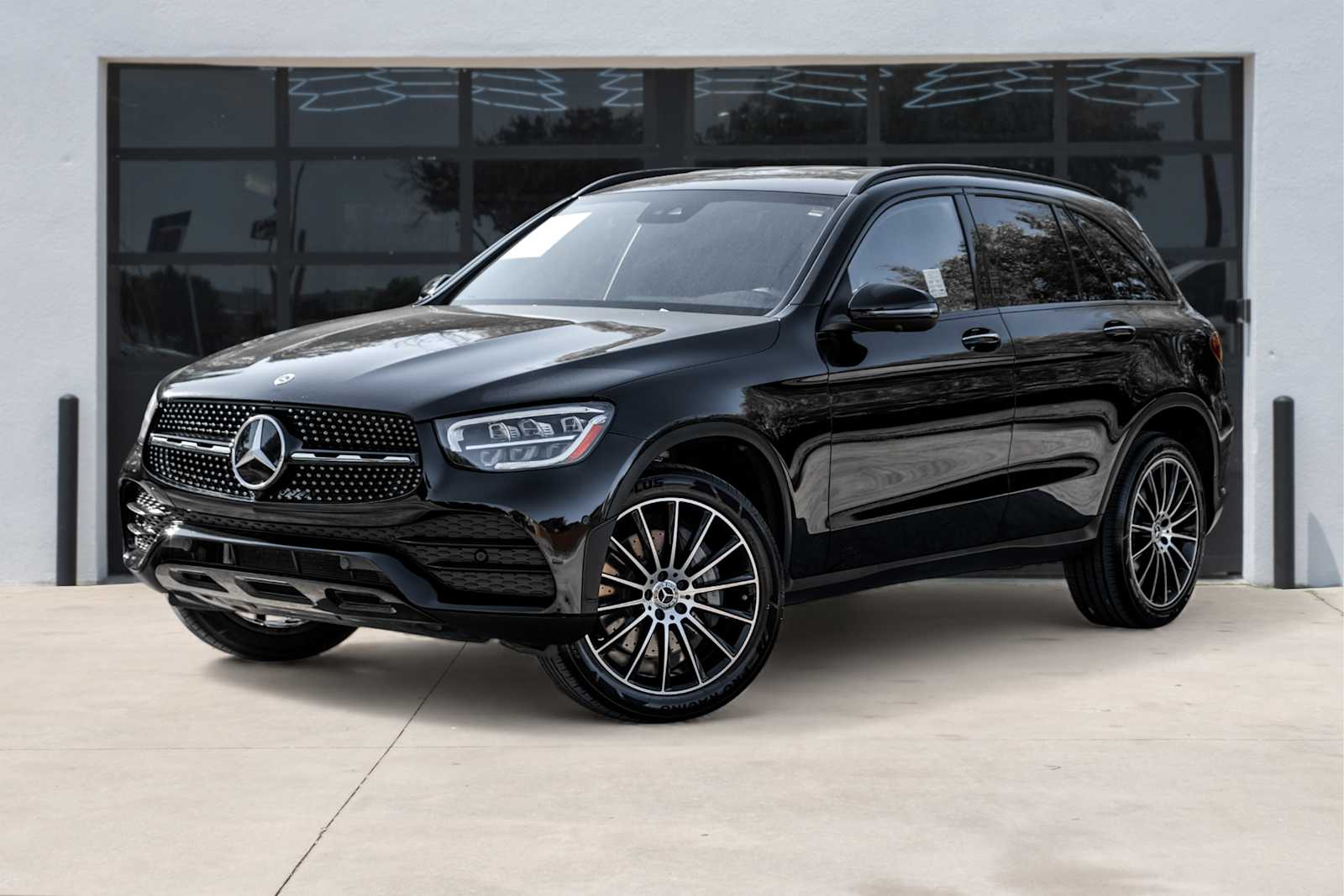 2022 Mercedes-Benz GLC GLC300's photo