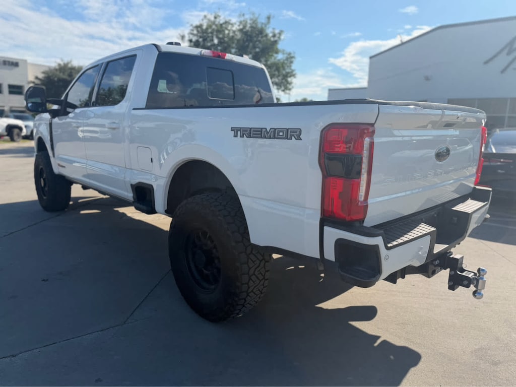 Used 2025 Ford Super Duty F-250 Pickup Lariat 4WD Crew Cab 6.75 Box Truck