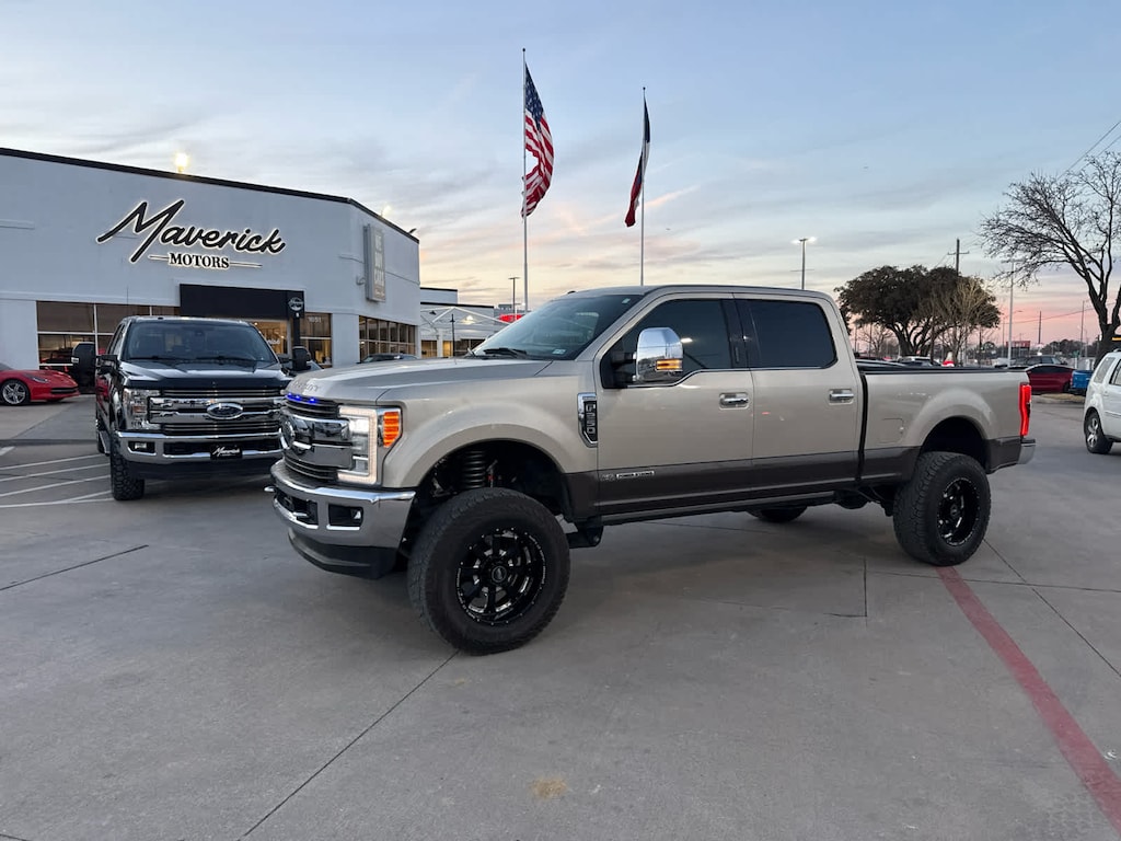 Used 2017 Ford Super Duty F-250 SRW King Ranch 4WD Crew Cab 6.75 Box Truck
