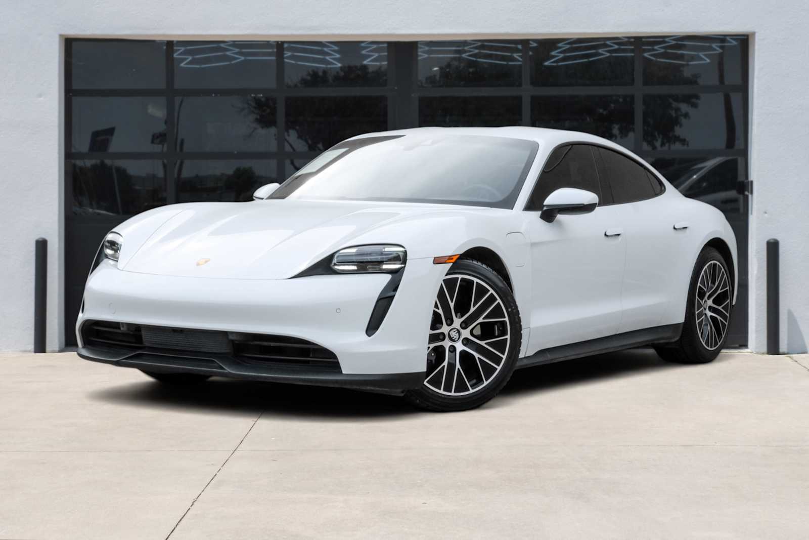 2022 Porsche Taycan Base