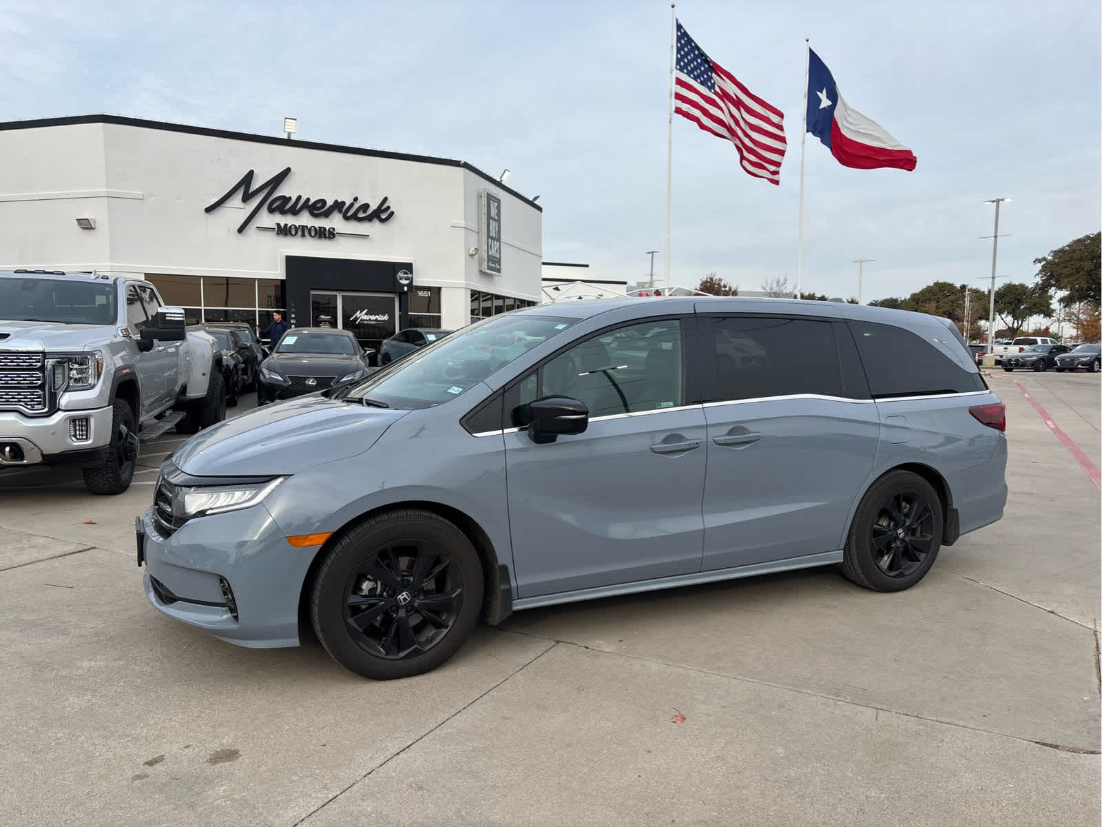 2023 Honda Odyssey SPORT's photo