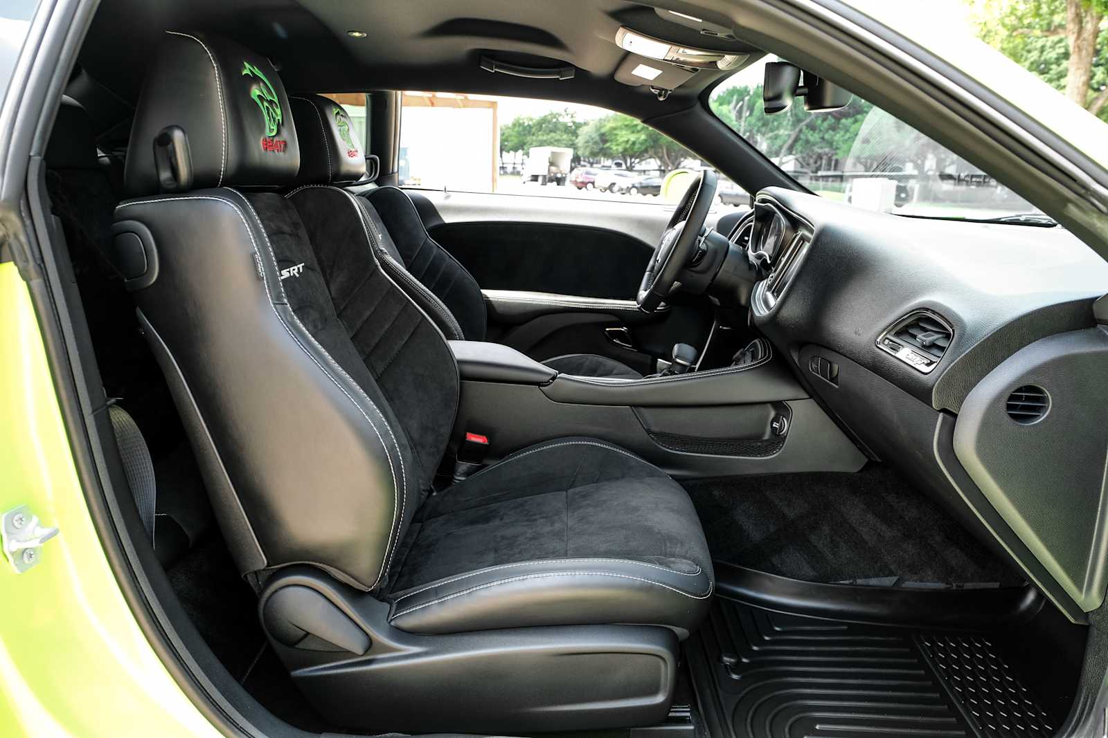 2015 Dodge Challenger SRT - Photo 29
