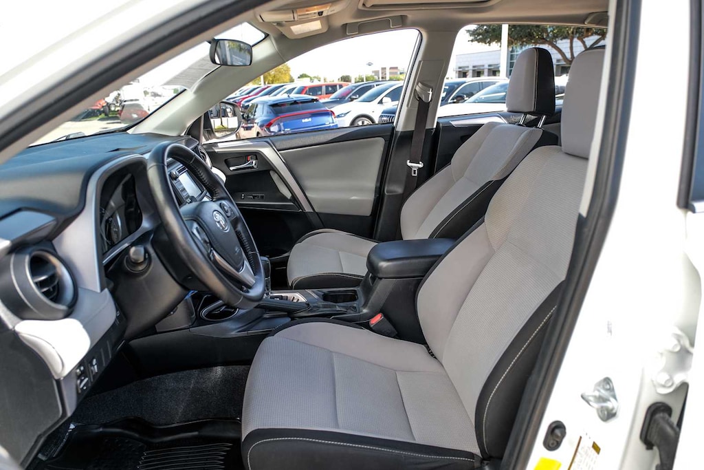 Used 2016 Toyota RAV4 XLE SUV