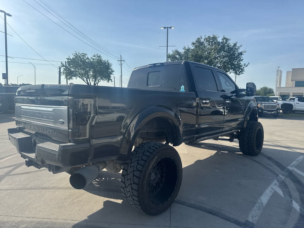 Used 2019 Ford Super Duty F-250 Pickup Platinum 4WD Crew Cab 6.75 Box Truck