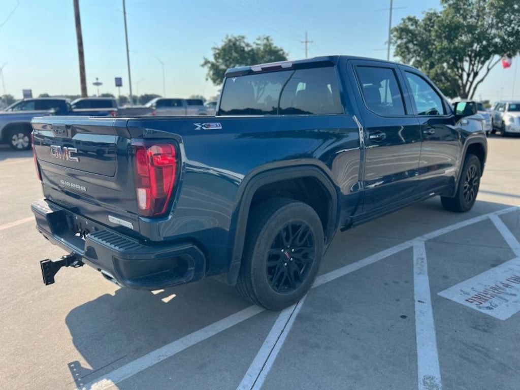 Used 2022 GMC Sierra 1500 Limited Elevation 4WD Crew Cab 147 4WD Crew Cab 147