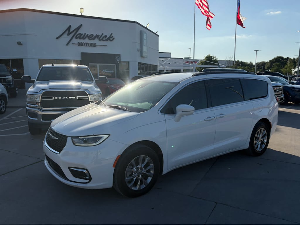 Used 2022 Chrysler Pacifica Touring L Van