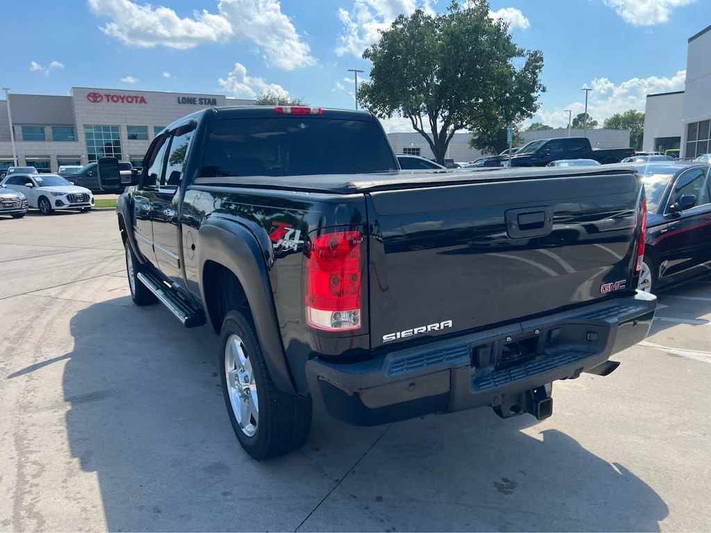 Used 2013 GMC Sierra 2500HD Denali 4WD Crew Cab 153.7 4WD Crew Cab 153.7