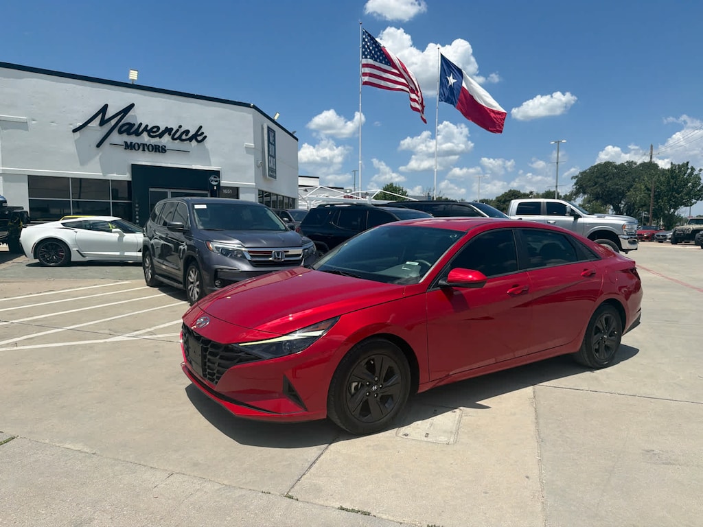 Used 2022 Hyundai Elantra SEL Sedan