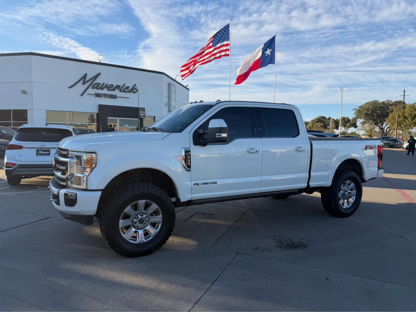 2022 Ford F-350 Super Duty Platinum's photo