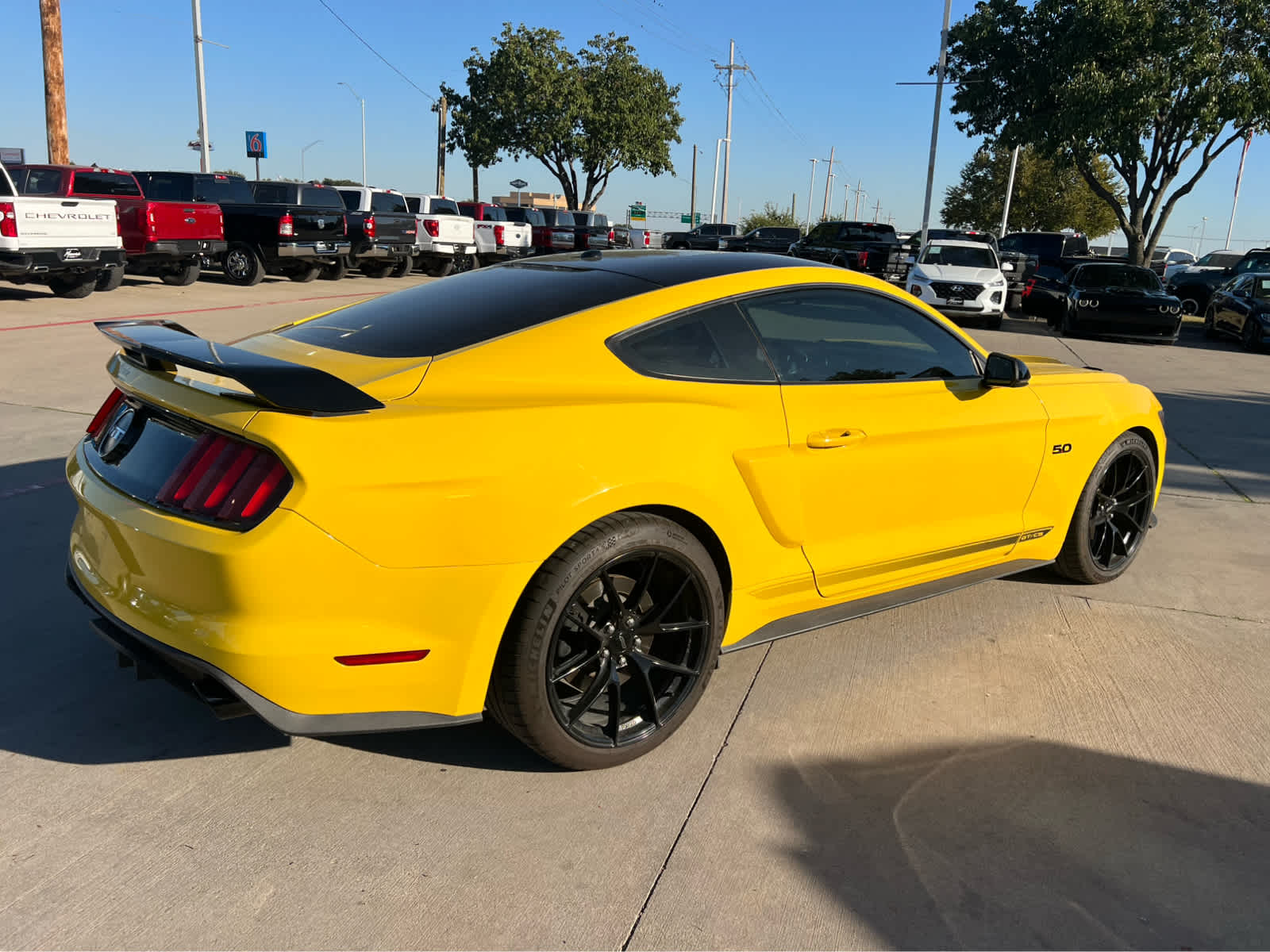 2017 Ford Mustang GT Premium photo 3