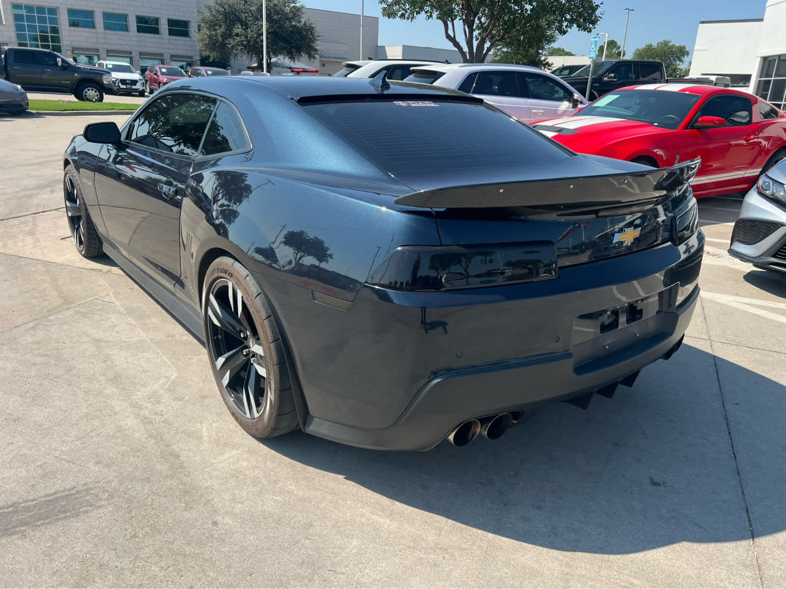 2014 Chevrolet Camaro ZL1 photo 2