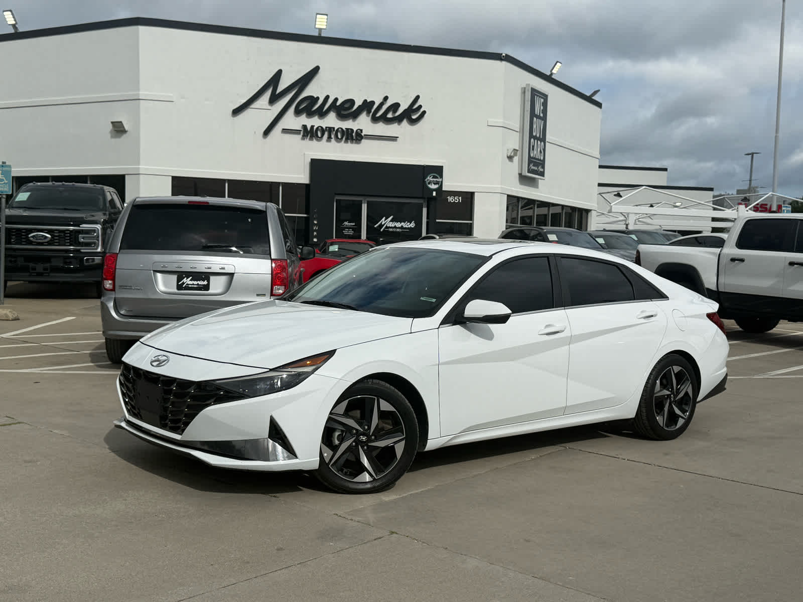2023 Hyundai Elantra 1.6 HEV Limited DCT's photo
