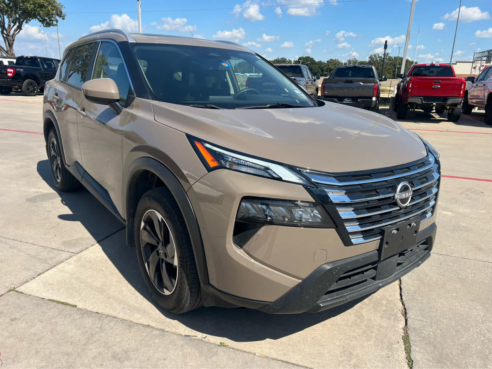 2024 Nissan Rogue SV photo 4