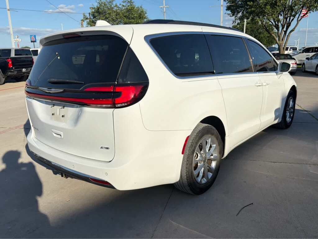 Used 2022 Chrysler Pacifica Touring L Van