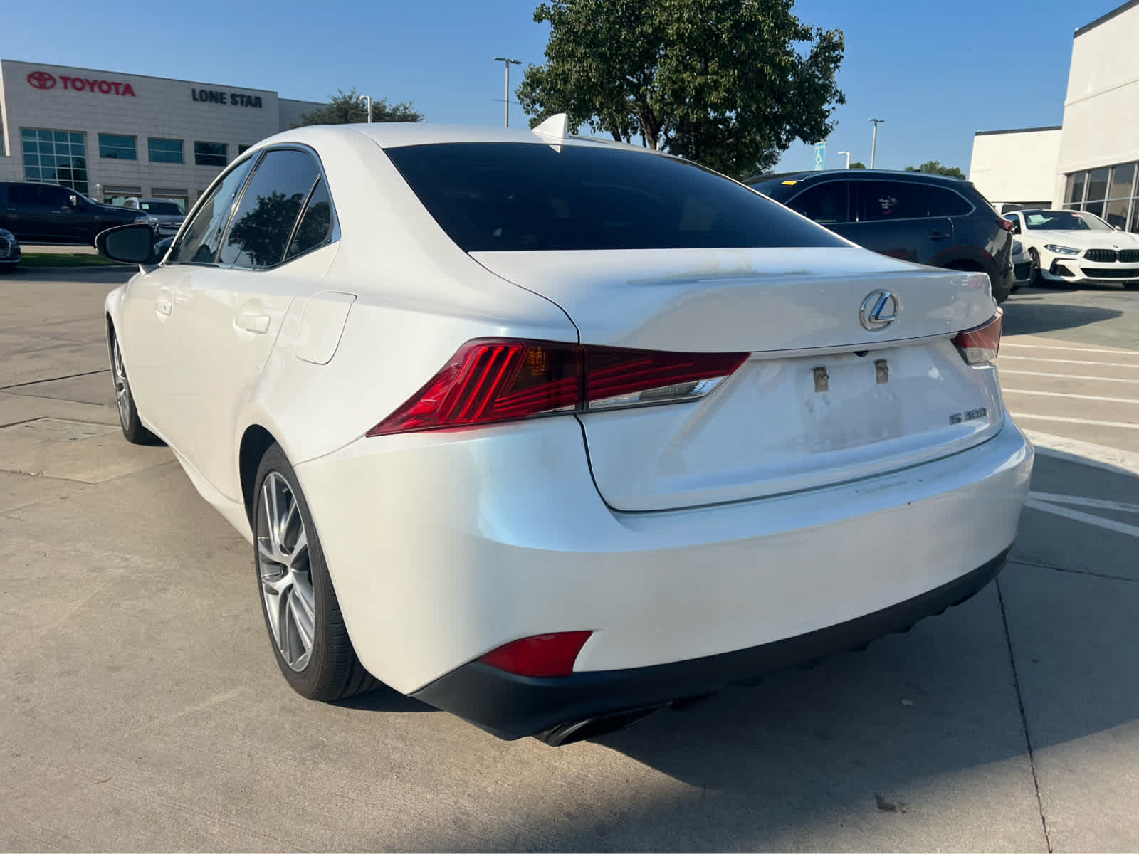 2020 Lexus IS 300 photo 2