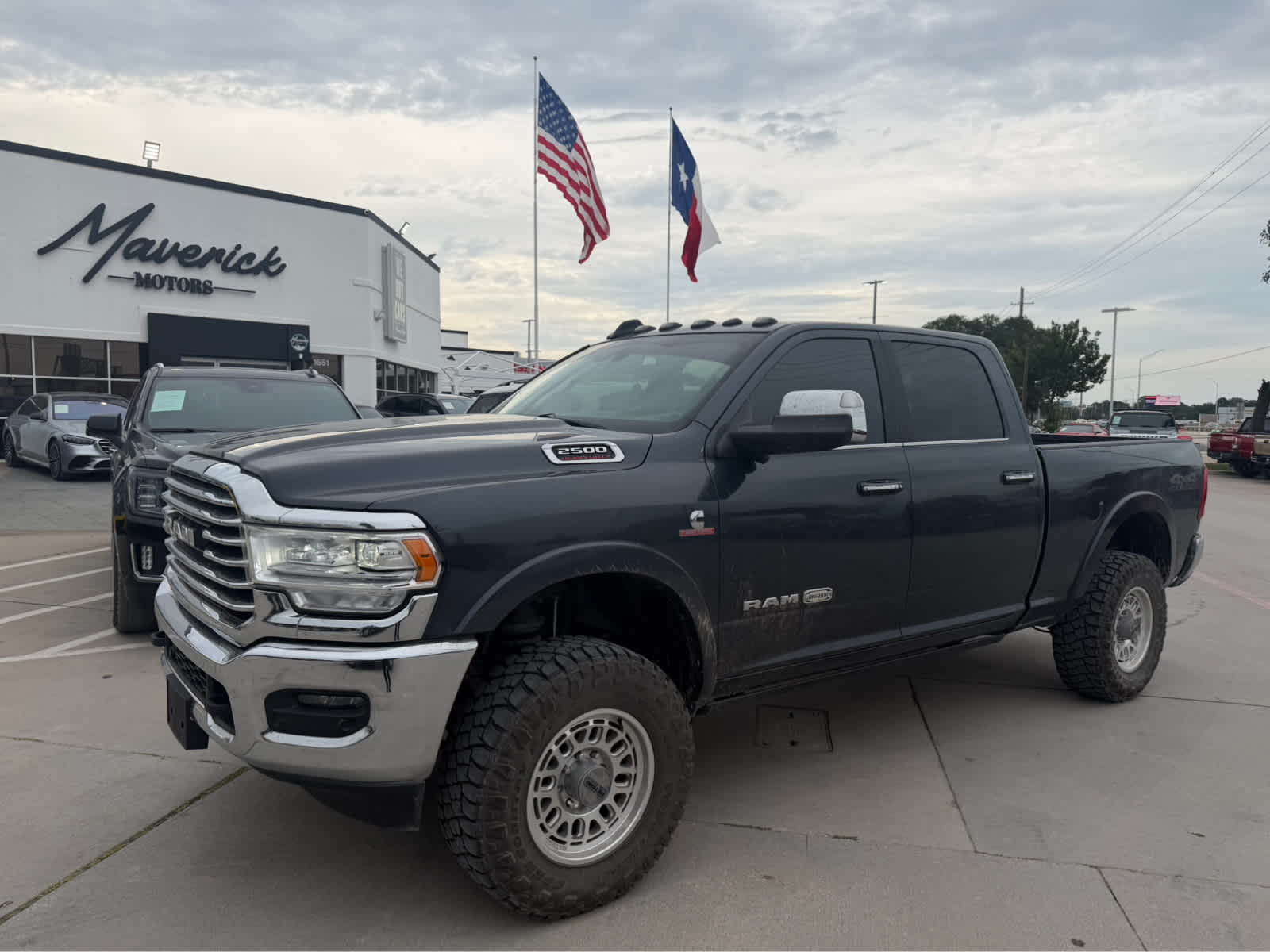 2019 RAM 2500 Laramie Longhorn 4X4 Crew Cab SWB's photo