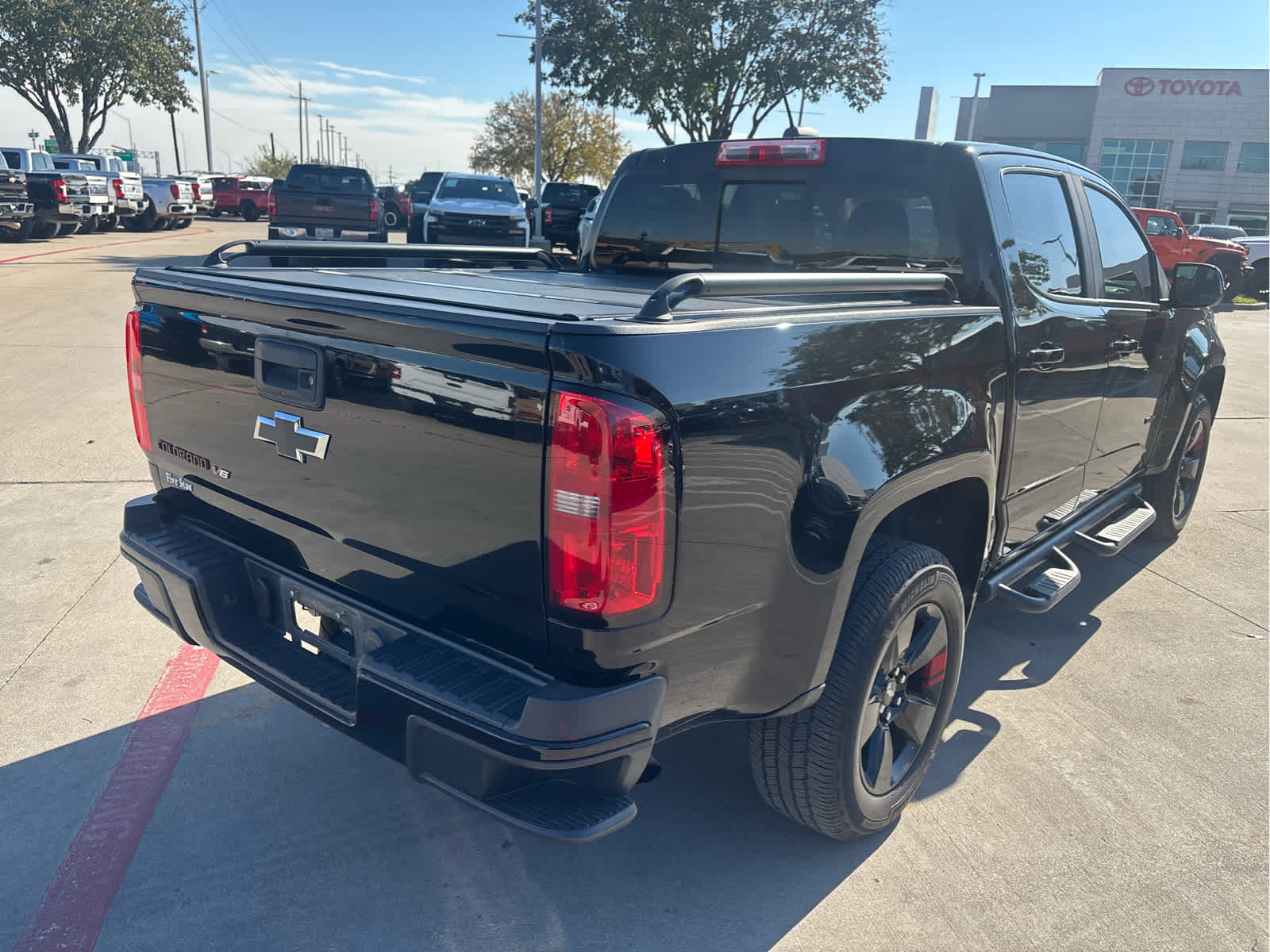 2020 Chevrolet Colorado LT photo 2