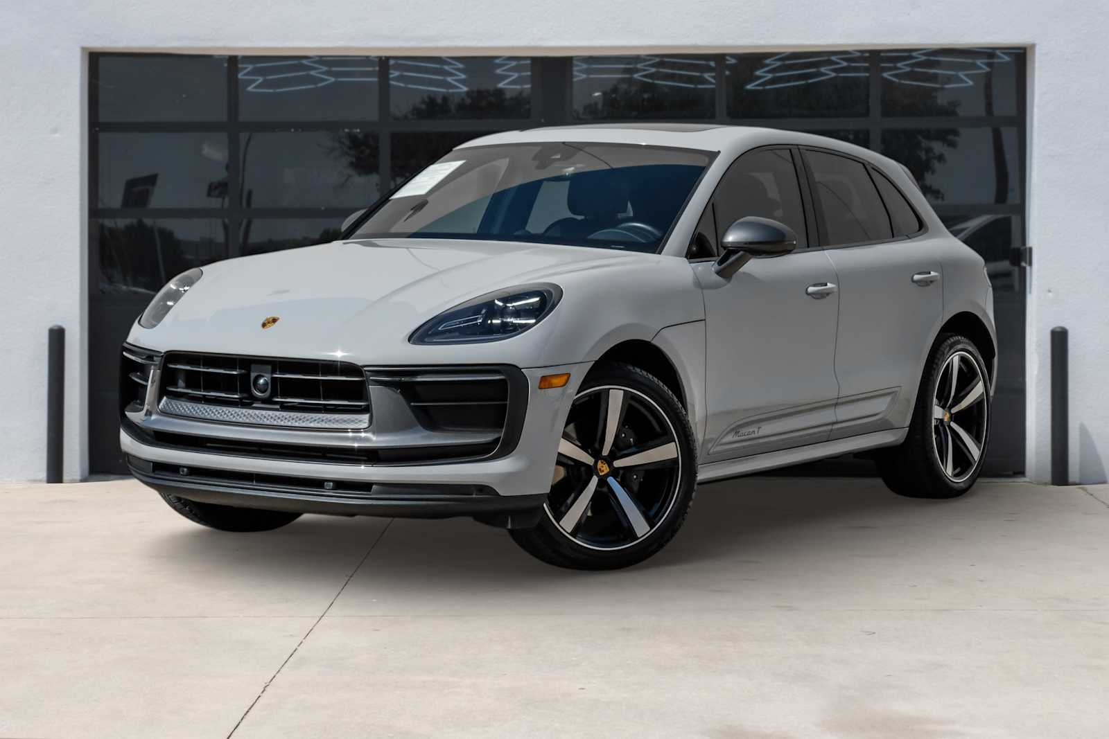 2024 Porsche Macan T
