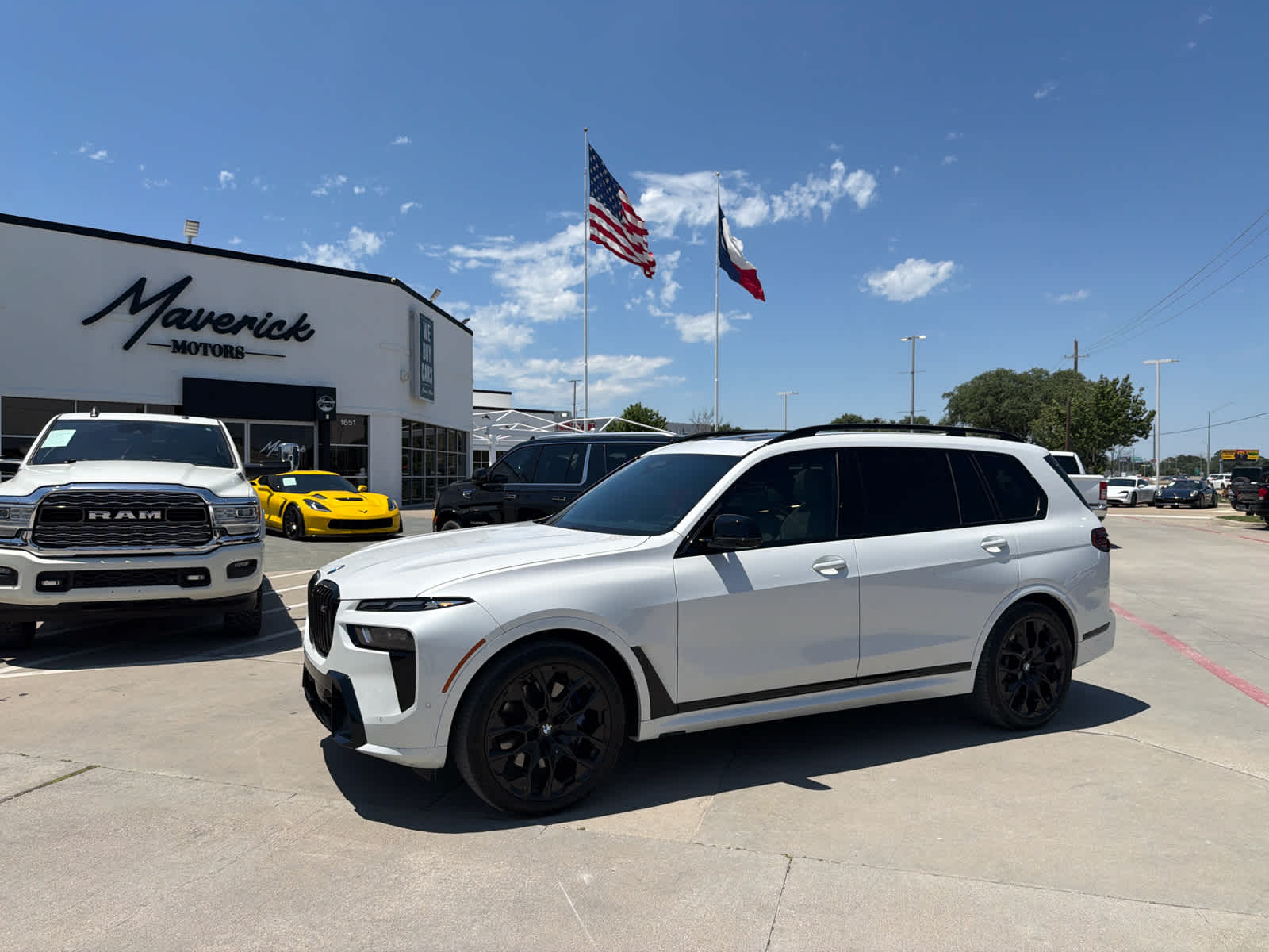 2025 BMW X7 M60i's photo