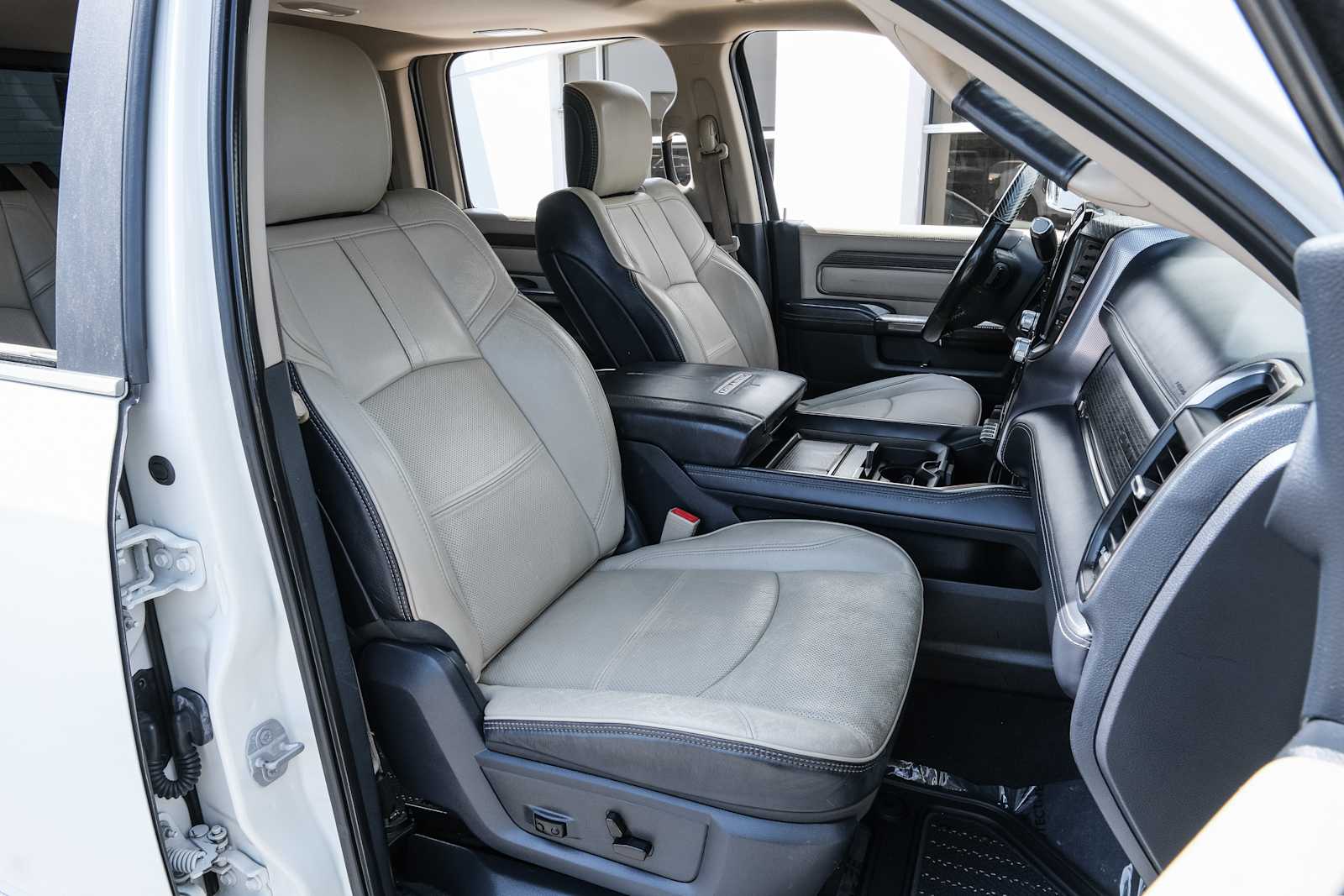 2019 RAM Ram 2500 Pickup Laramie Limited - Photo 33