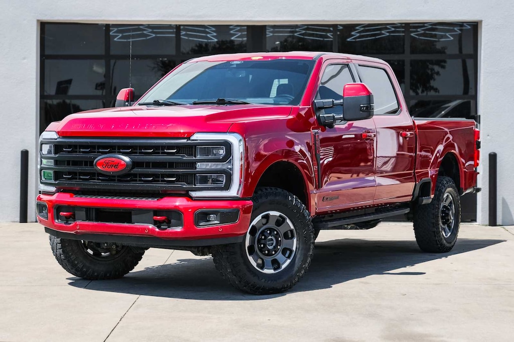 Used 2024 Ford Super Duty F-250 Pickup Platinum 4WD Crew Cab 6.75 Box Truck