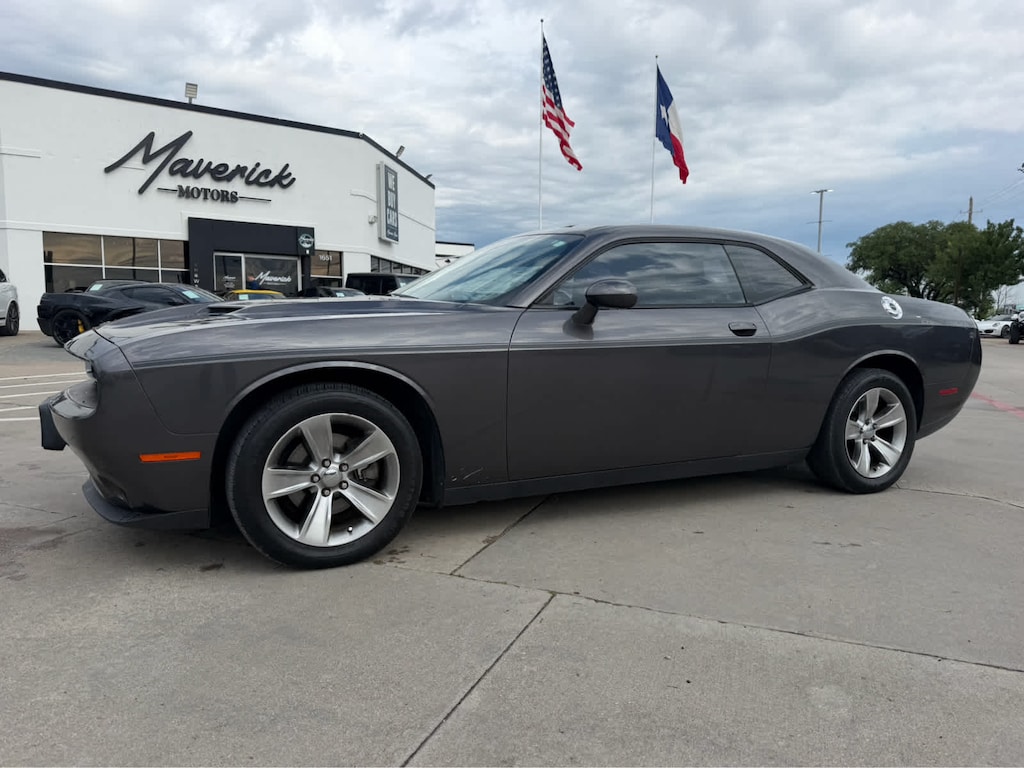 Used 2015 Dodge Challenger SXT Coupe