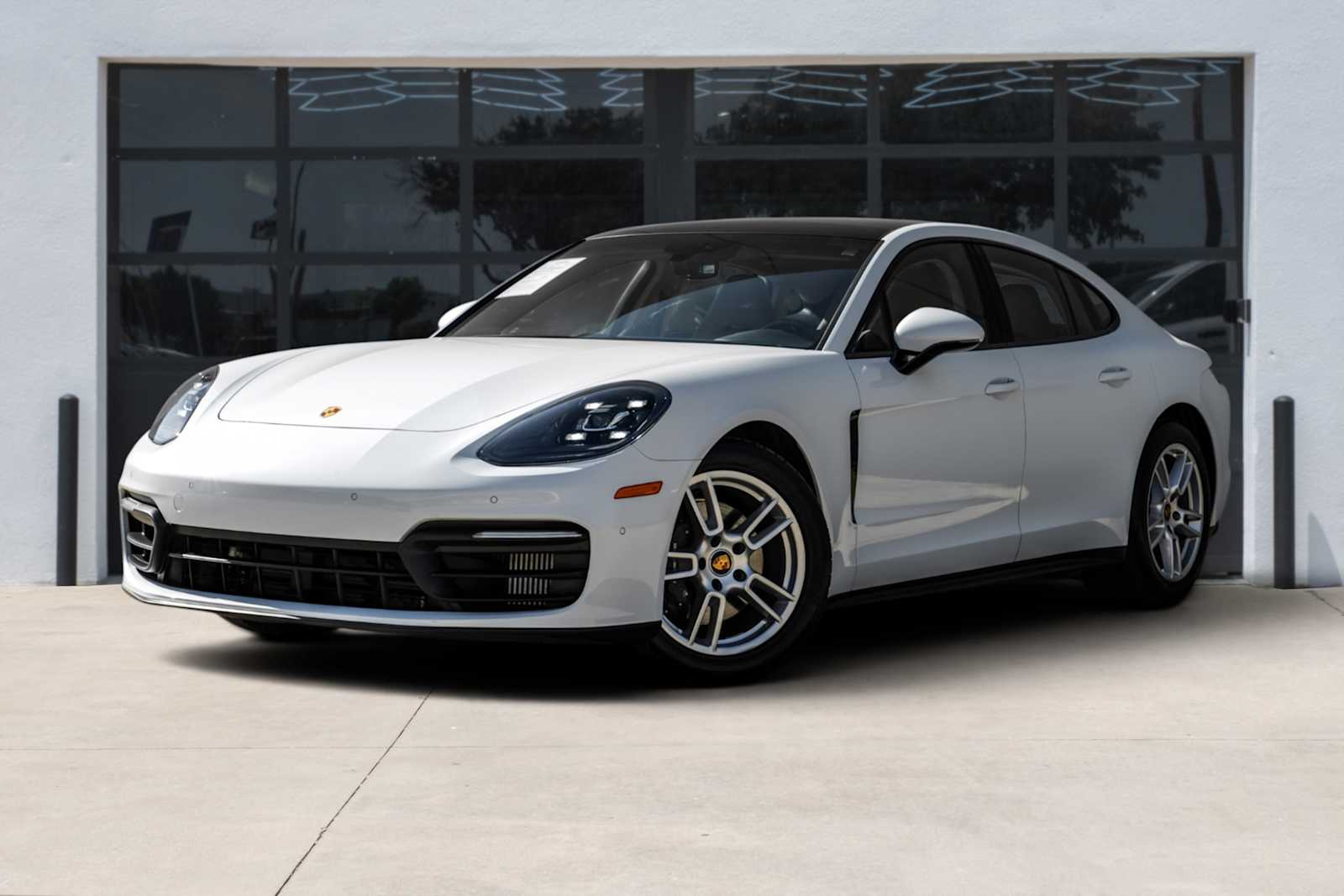 2021 Porsche Panamera 4's photo