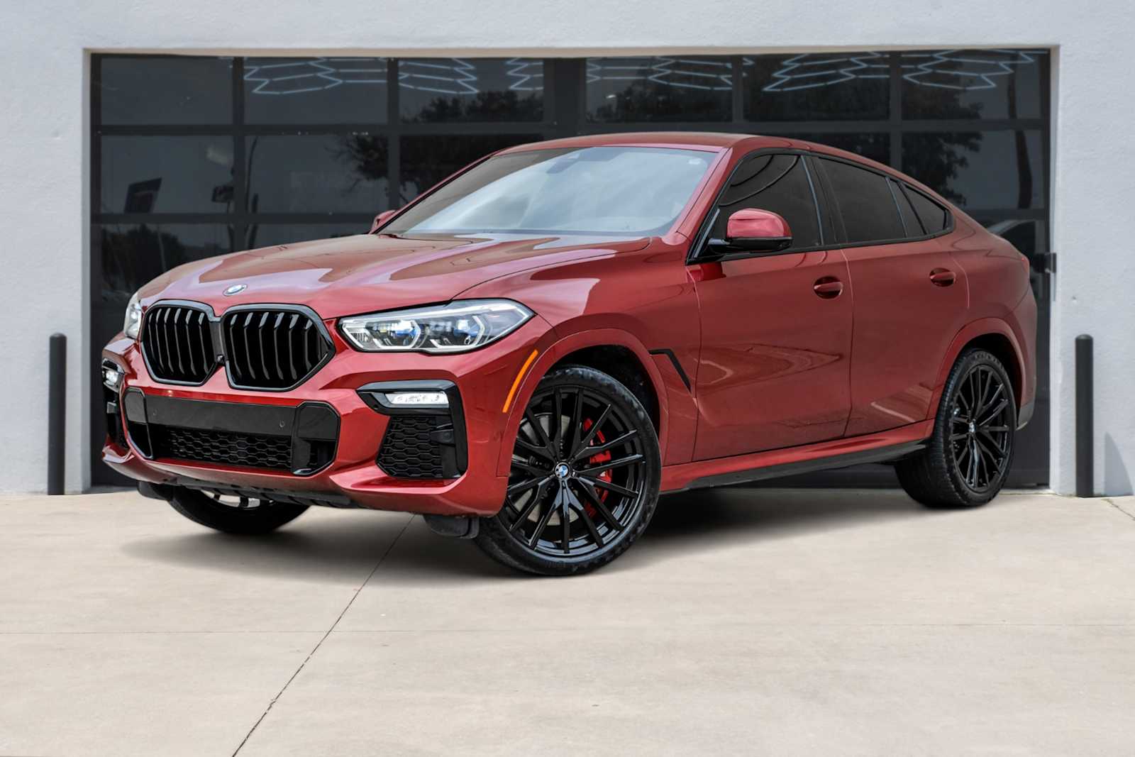 2021 BMW X6 M50i's photo