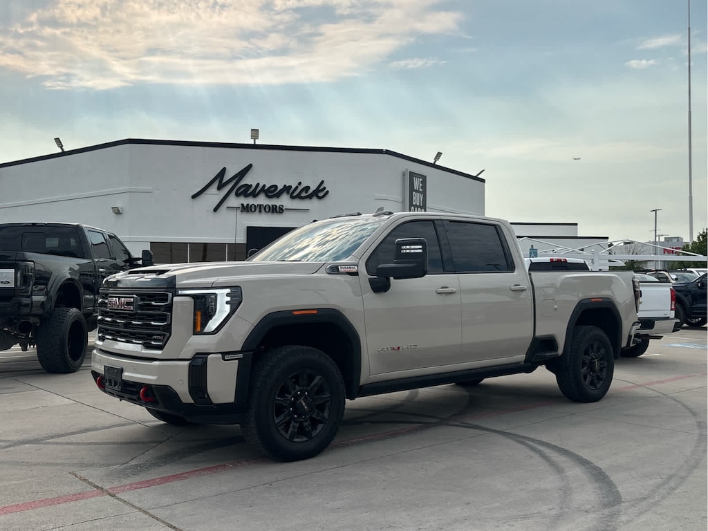 Used 2026 GMC Sierra 2500HD AT4 4WD Crew Cab 172 Truck