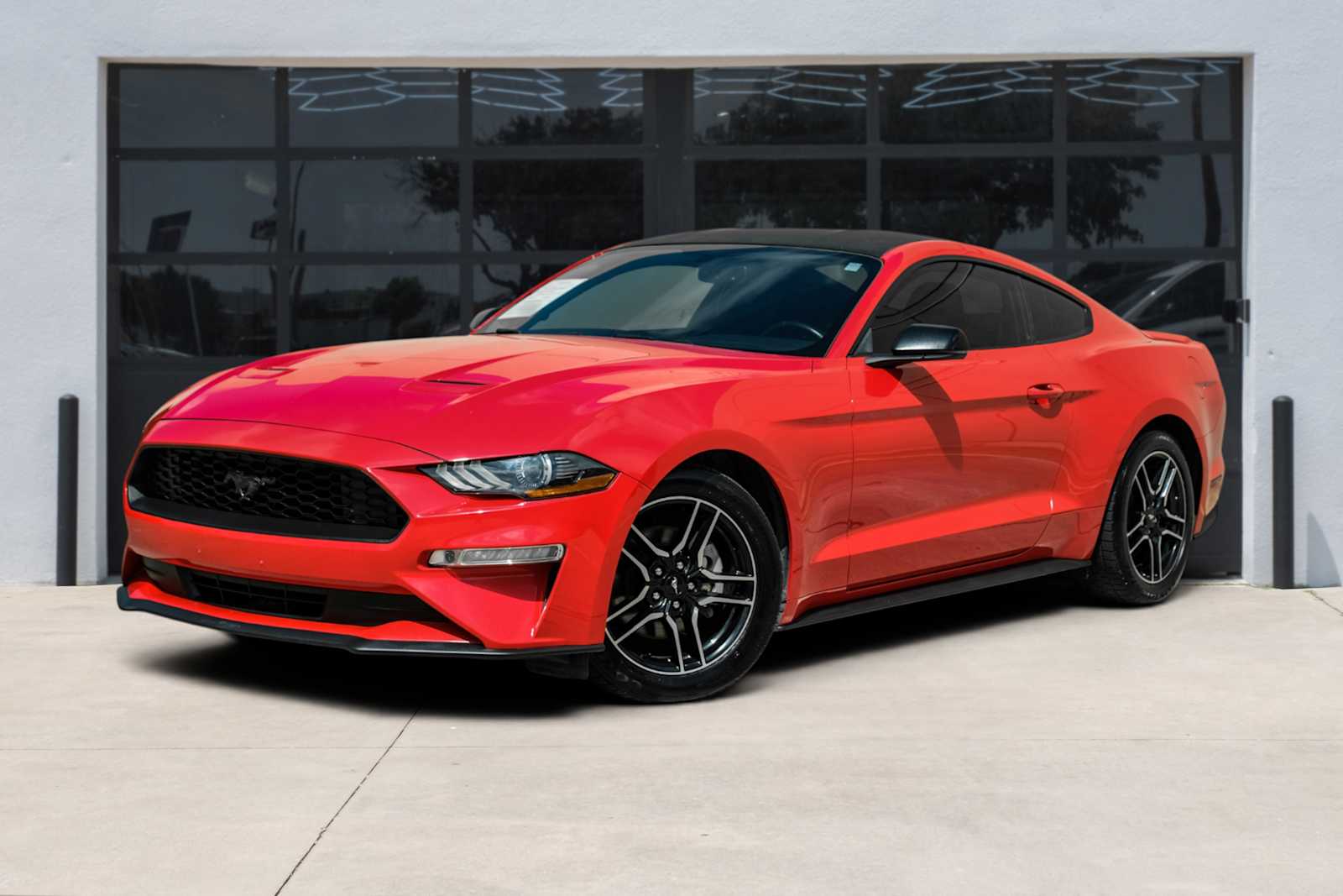 2019 Ford Mustang EcoBoost Coupe Premium's photo