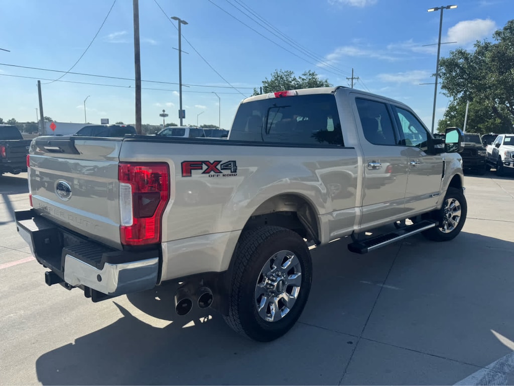 Used 2017 Ford Super Duty F-250 Pickup Lariat 4WD Crew Cab 6.75 Box Truck