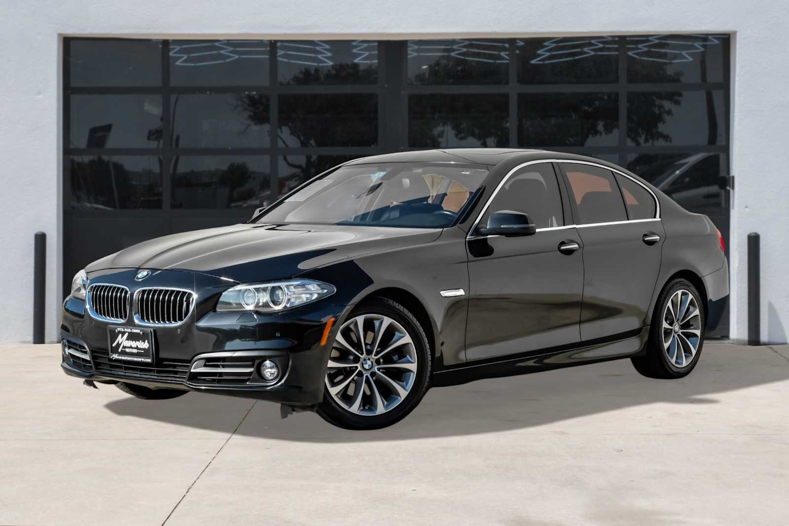 2016 BMW 5 Series 528i's photo