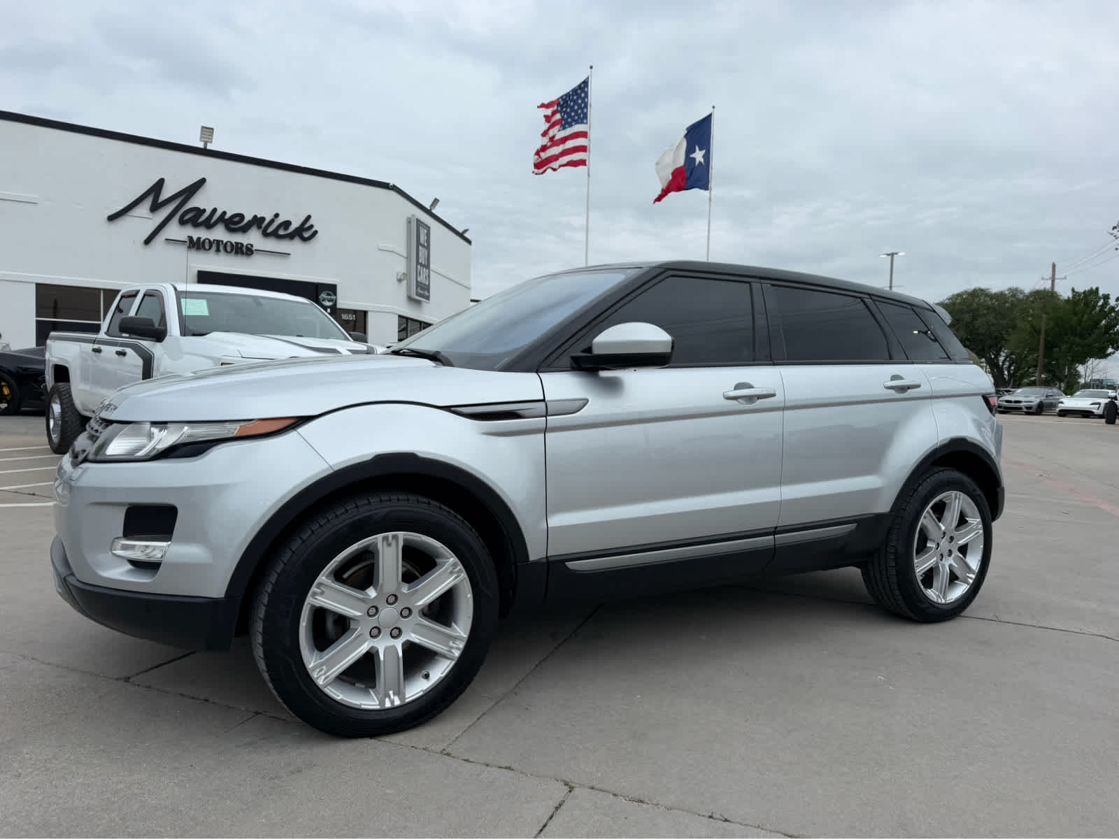 2015 Land Rover Range Rover Evoque Pure Plus 5 Door's photo