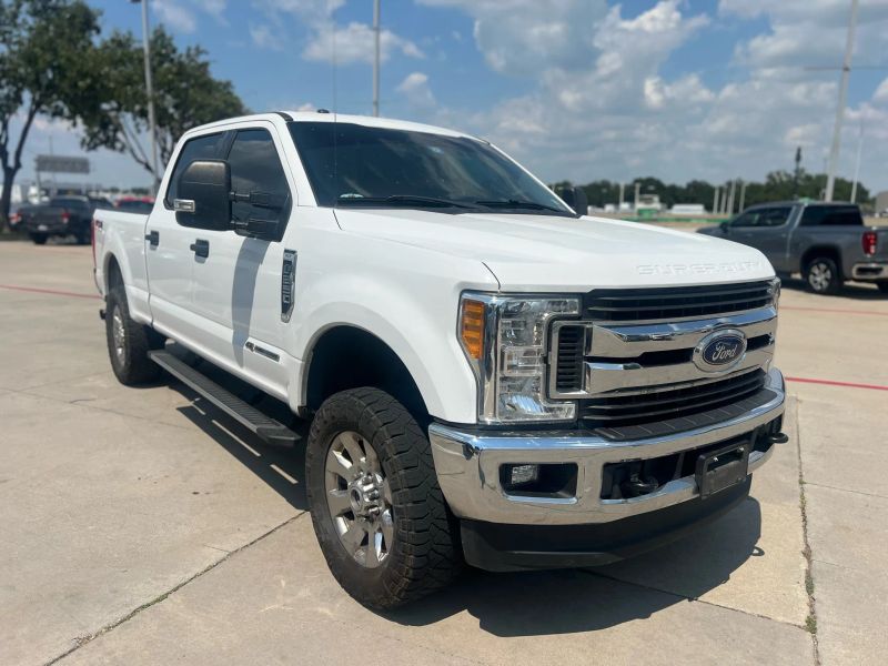 2017 Ford F-250 XLT photo 3