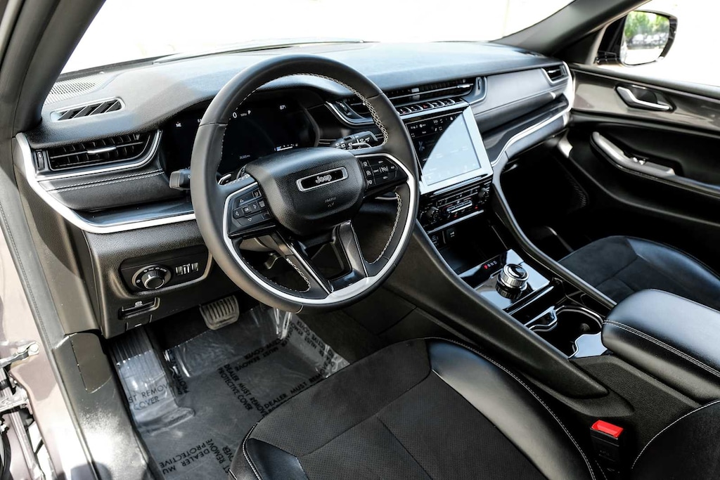 Used 2023 Jeep Grand Cherokee L Altitude SUV