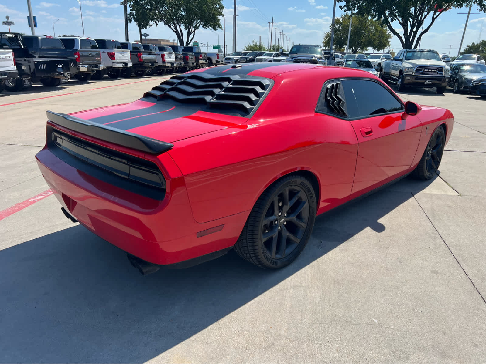 2009 Dodge Challenger R/T photo 3